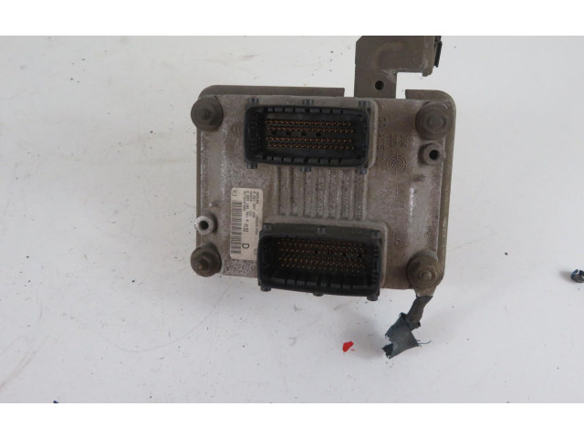Блок управления двигателем Блок управления 0261207490, 1039S01950 Fiat Albea