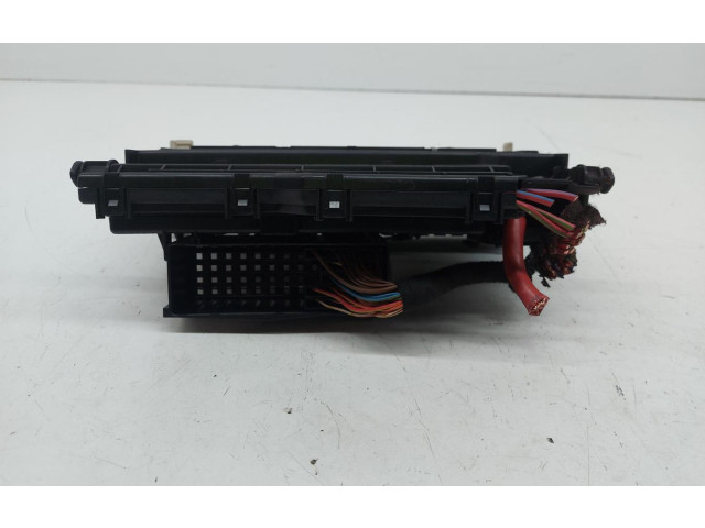 Блок предохранителей 8364542 BMW X3 E83