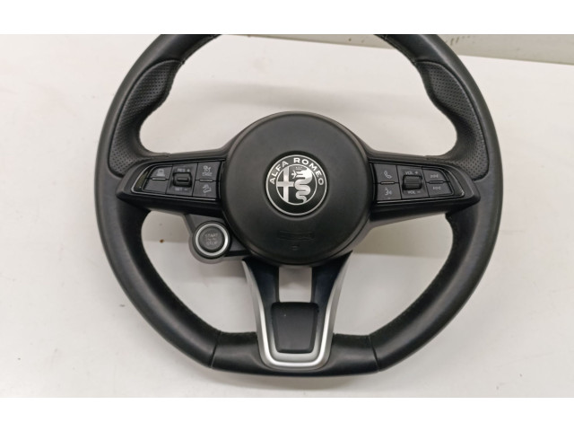 Volant Alfa Romeo Stelvio 2022 01561506370, 01561476090