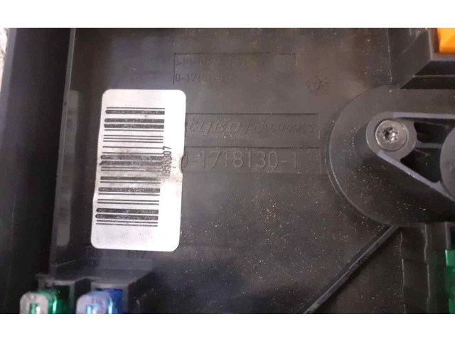 Блок предохранителей 3955307 Audi A3 S3 A3 Sportback 8P