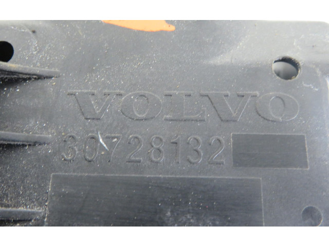 Блок предохранителей 30728132, 30728132 Volvo V70
