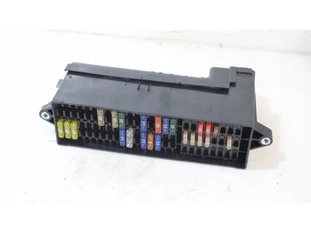 Блок предохранителей Volkswagen Caddy