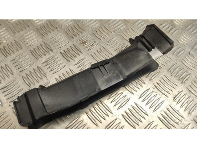 Другая деталь отсека двигателя