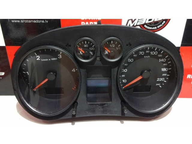 Панель приборов 8Z0920900   Audi A2       