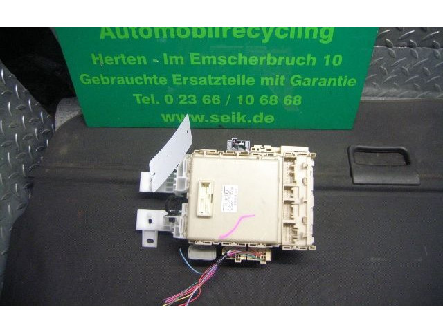 Блок предохранителей 827300D290 Daihatsu Charade XP90