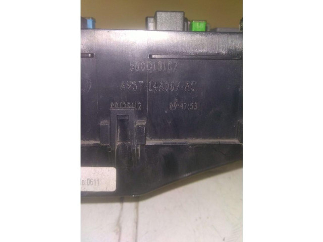   Pojistková skříňka    Ford C-MAX II 2010