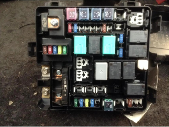 Блок предохранителей Honda FR-V