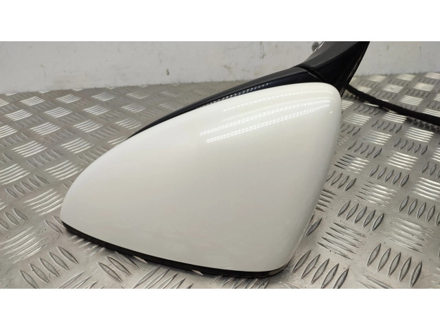 Зеркало электрическое левое Mazda 3 2019- года