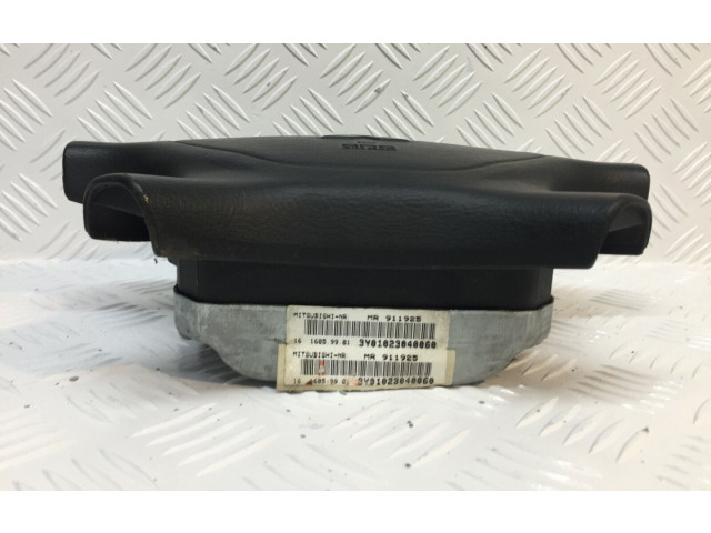 Подушка безопасности водителя MR911925, MR449293 Mitsubishi Carisma