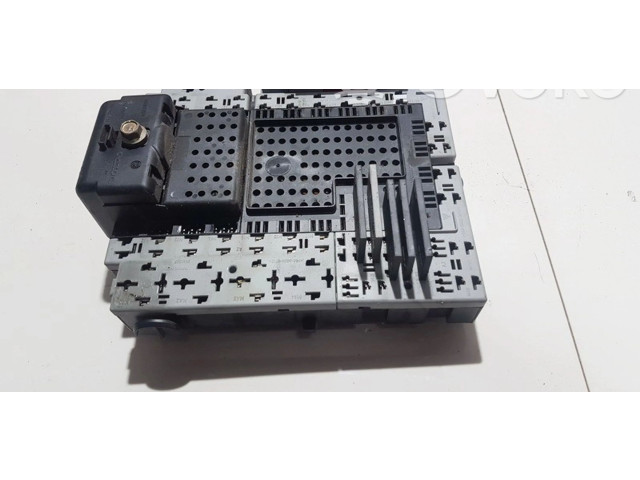 Блок предохранителей  9441582, 1084209   Volvo XC90    