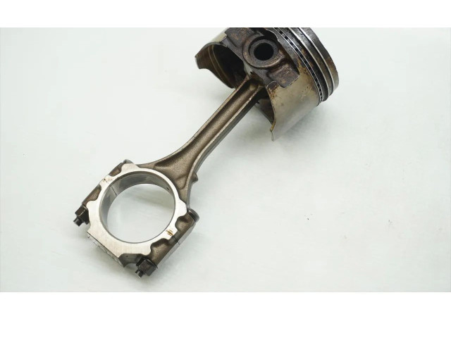 Поршень с шатуном Mitsubishi Galant