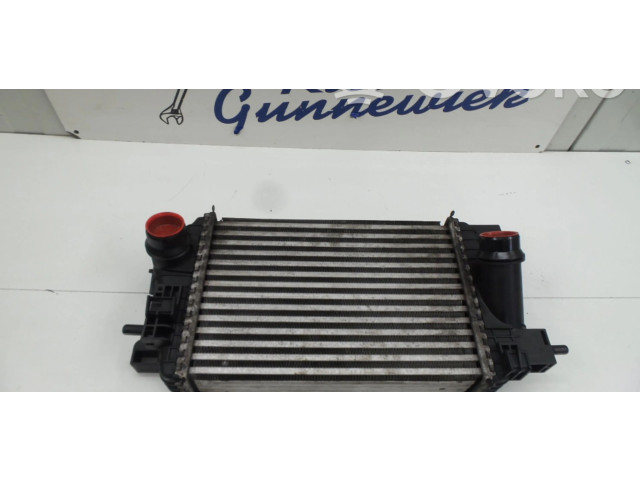 Интеркулер  13283252   Opel Meriva B 