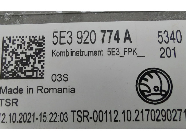 Панель приборов 5E3920774A Skoda Octavia Mk4