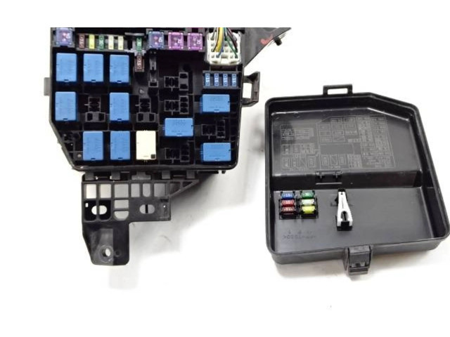 Pojistková skříňka 3951068L00, 078995 Suzuki Swift II 2012