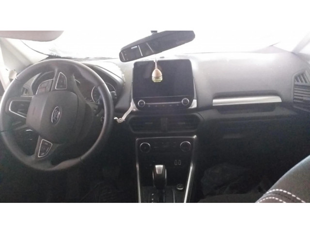 Радио/ проигрыватель CD/DVD / навигация