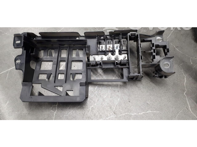   Pojistková skříňka 4e0971845   Audi A8 S8 D3 4E 2006