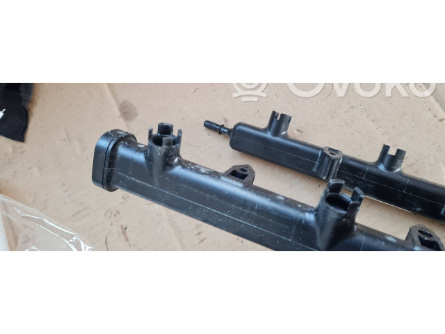 Vstřikovací lišta 05281429AA Chrysler Pacifica 36RUAE