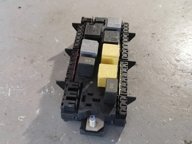 Pojistková skříňka A1669068201 Mercedes-Benz GLE (W166 - C292) 2017