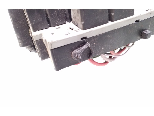 Блок предохранителей 8633872, 9441161 Volvo S60