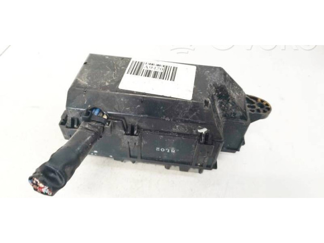 Блок предохранителей Daihatsu Sirion