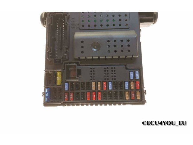 Блок предохранителей 30795114, 28073267   Volvo V70    