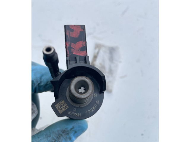 Vstřikovací lišta 7792097   BMW 7 E65 E66    m67d44 