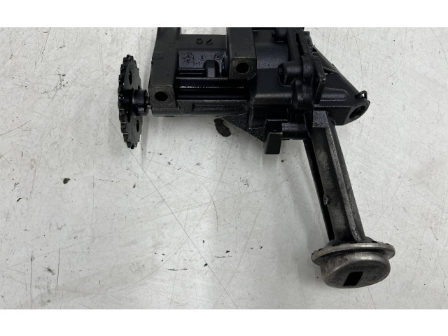 Масляный насос   8200307174  Dacia Duster 