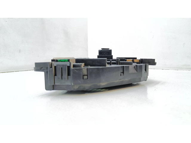 Pojistková skříňka 9210857 BMW 7 F01 F02 F03 F04 2010