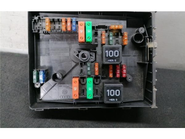 Блок предохранителей  1K0937125A, 1K0937125A   Volkswagen Caddy    