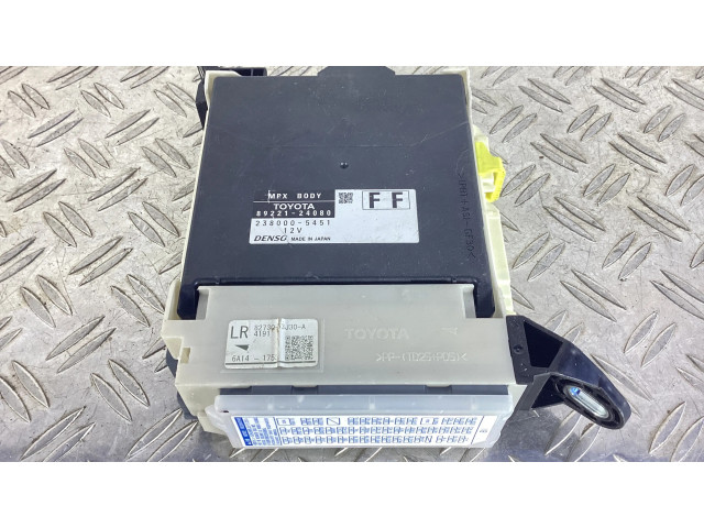 Блок предохранителей 8922124080, 2380005451 Lexus RC