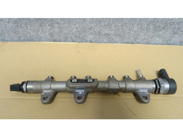 Vstřikovač 8514148 BMW 5 F10 F11 pro naftový motor 2.0