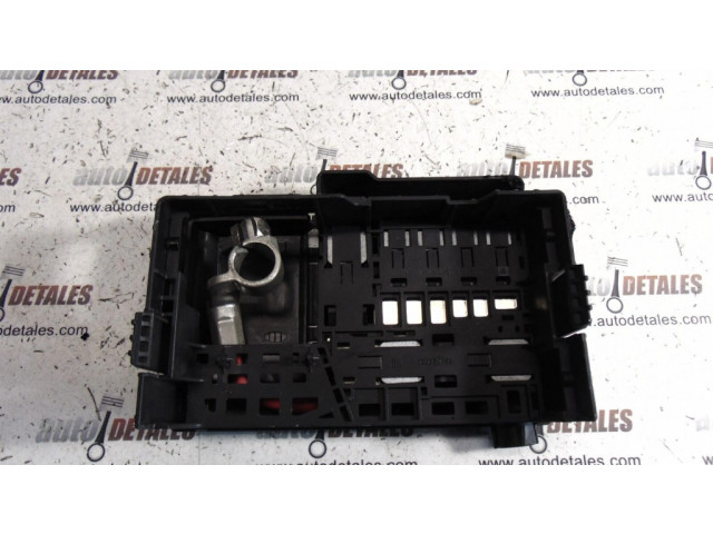 Плюсовый провод (аккумулятора)