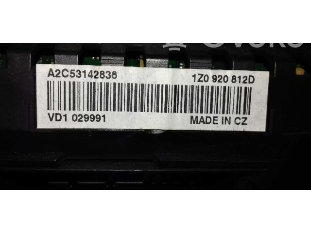 Панель приборов 1Z0920812D, A2C53142836 Skoda Octavia Mk2 (1Z)