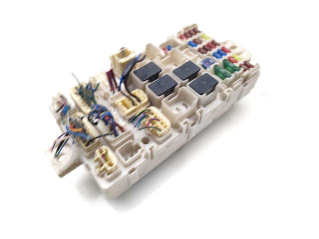 Блок предохранителей Mitsubishi L200