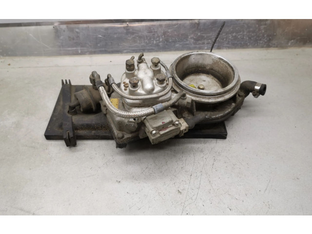 Vstřikovací lišta 0438121076, 051133353 Volkswagen PASSAT B3