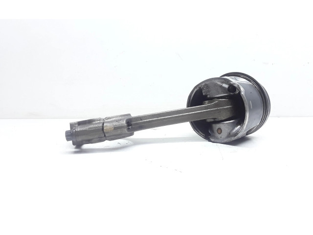  Поршень с шатуном D5244T10   Volvo V70  