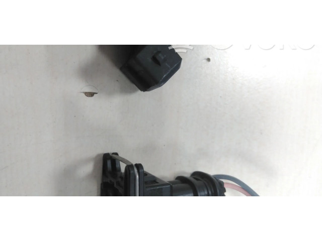 Форсунка 8200292590, 7701061008    Renault Clio IV  D4F740 