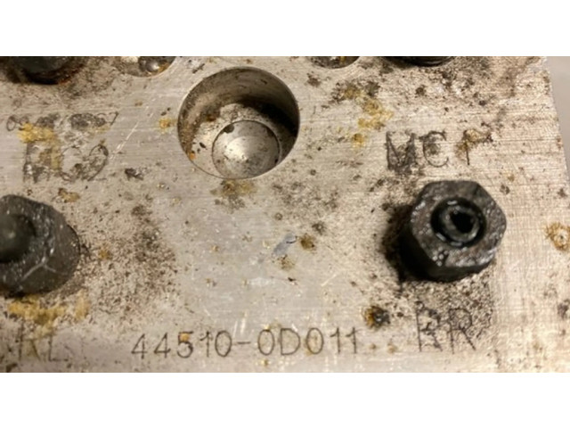 Jednotka ABS 445100d011, 0273004635 Toyota Yaris 2002