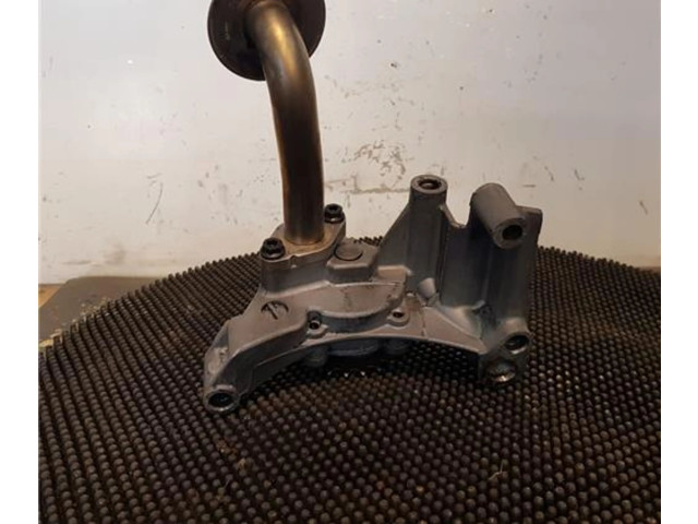 Масляный насос 038115105C    Volkswagen Caddy