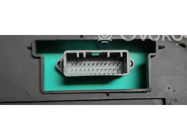 Панель приборов 8200582705H   Renault Clio III       