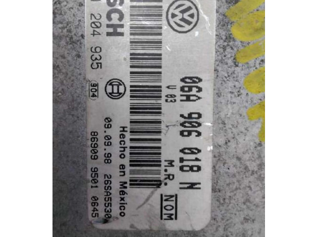 Блок управления двигателем Блок управления 06A906018N Volkswagen New Beetle