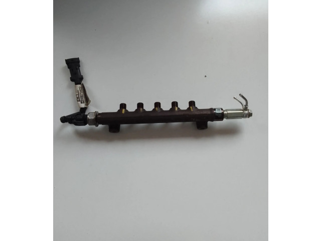 Vstřikovací lišta 55490702 Opel Astra K B 16 DTH