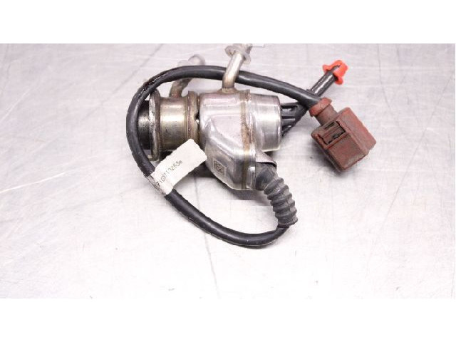 Vstřikovač 04L131113R   Volkswagen Caddy     