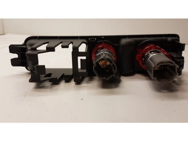 12 V гнездо (сзади)