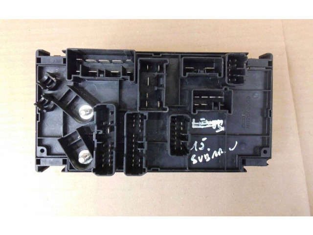 Блок предохранителей 82241SG000   Subaru Forester SJ    