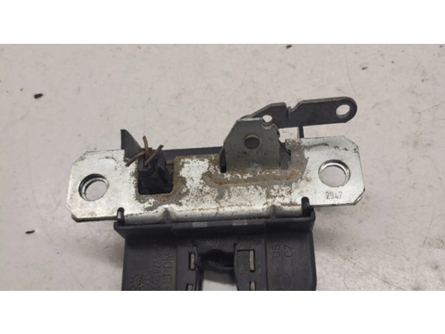 Замок задней крышки