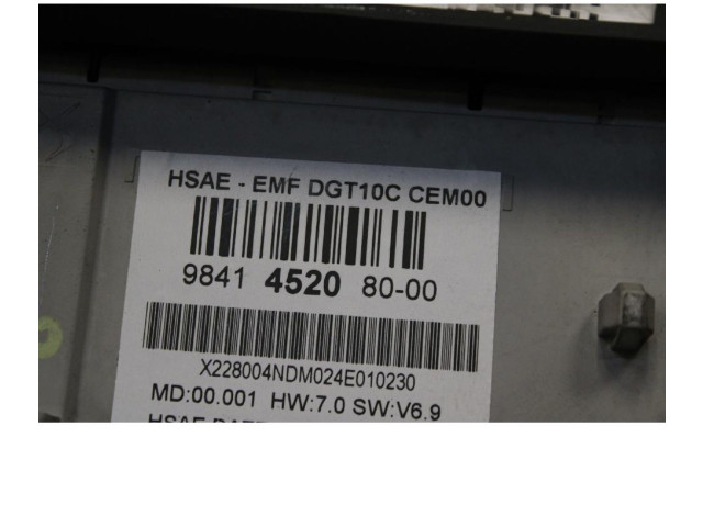 Дисплей       Peugeot 2008 II