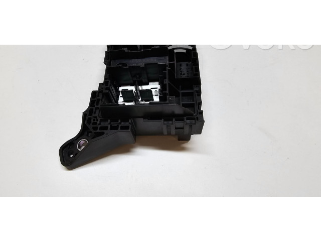 Блок предохранителей 68347016AD Jeep Grand Cherokee WL