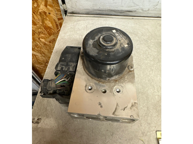 Блок АБС 30793445, 00401396E0 Volvo V70 2000 - 2004 года