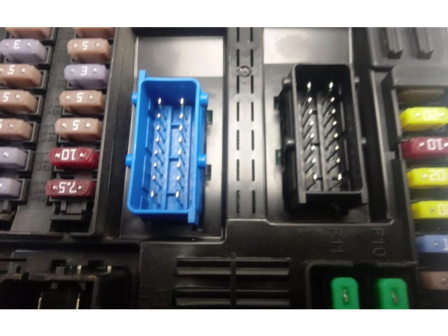 Блок предохранителей 9832880280, 9832880280 Opel Combo D